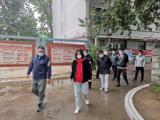 二七区教育局督导组一行到陇海书...